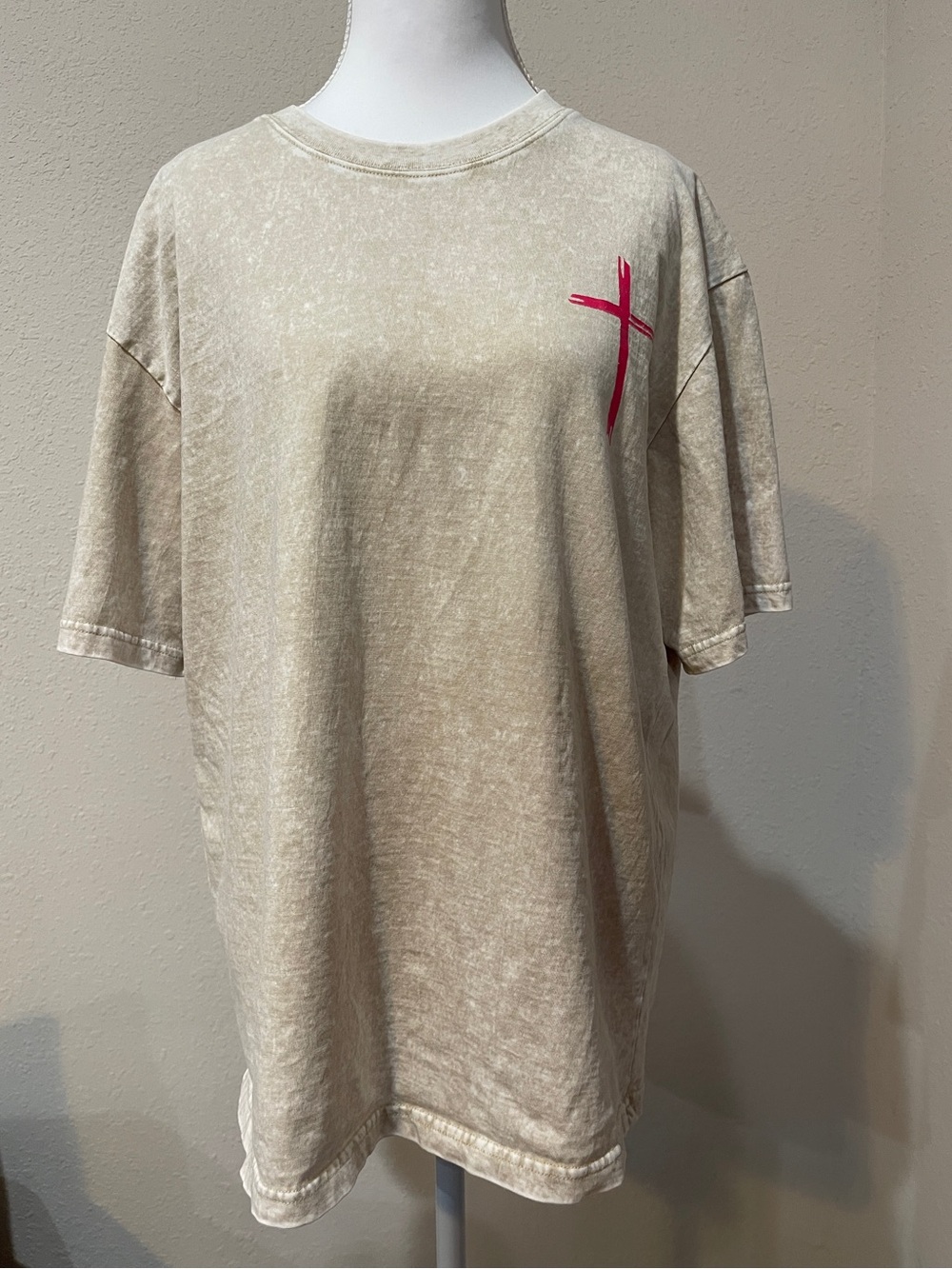 Woman’s Beige Mineral-Wash Tee with Pink Cross Detail Size Small Oversized